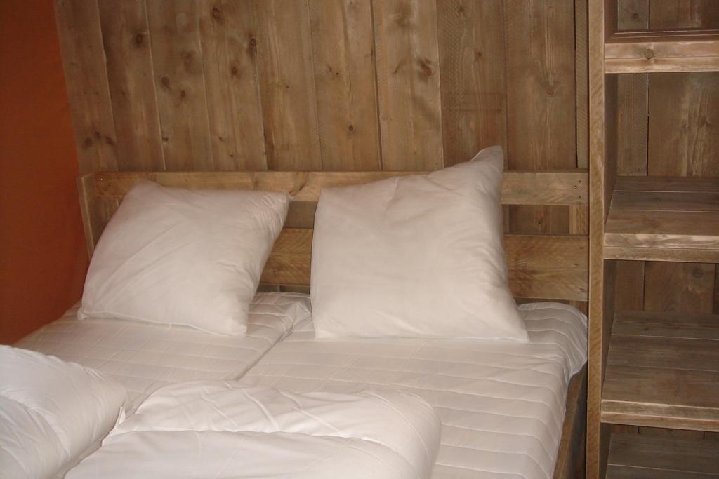 Camping De La Bonnette Caylus 객실 사진